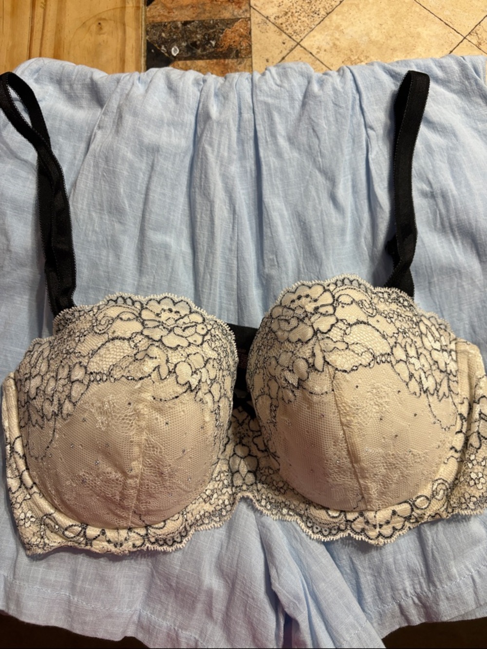Victoria's Secret Cream Lace Strapless Bra with Black Accents